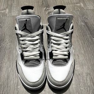 Jordan 4 “Military Black”